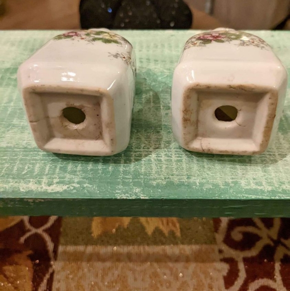 Beautiful Vintage Floral salt And Pepper Shakers. - Picture 8 of 8